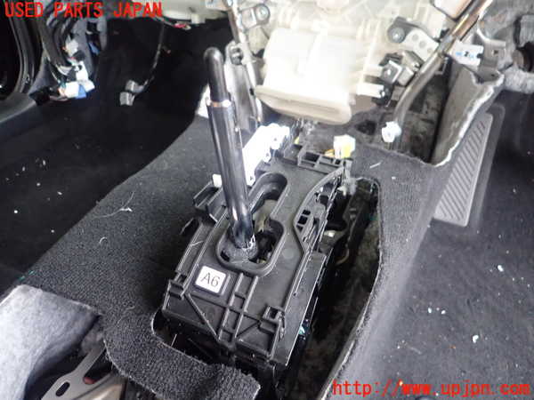 1UPJ-9240197555]レクサス・ES300h(AXZH10)ATシフトレバー 中古_2