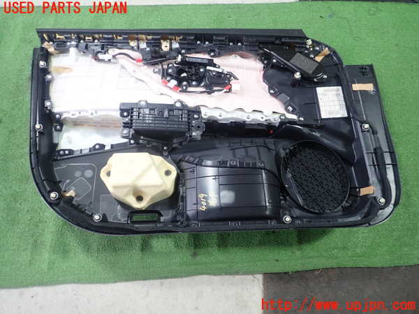 1UPJ-9240191234]レクサス・ES300h(AXZH10)右前ドア内張り 中古_3
