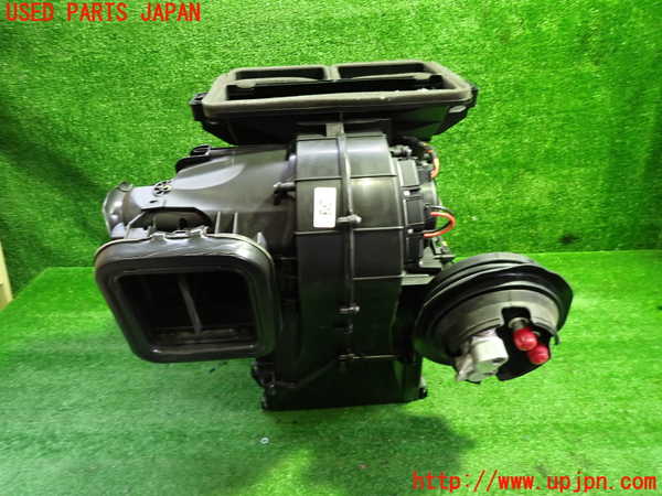 1UPJ-9240206081]BMW X1(AD20 F48)エバポレーター1 中古_4