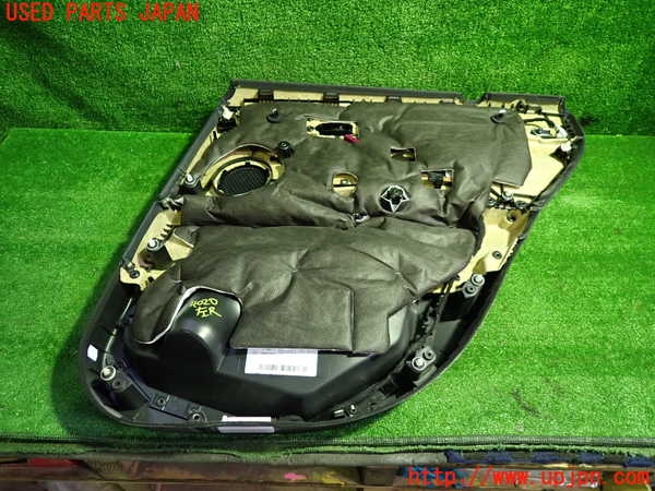 1UPJ-9240201324]BMW X1(AD20 F48)左後ドア内張り 中古_3