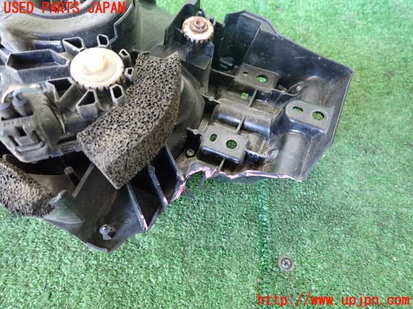 1UPJ-9240221130]FJクルーザー(GSJ15W)右ヘッドライト ハロゲン 中古_3