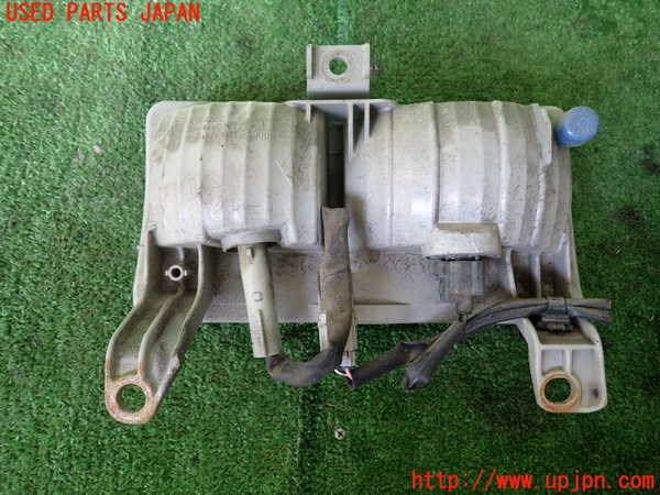 1UPJ-9240221154]FJクルーザー(GSJ15W)右リアコーナーランプ 中古_2