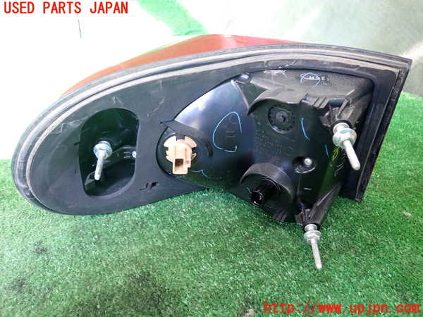 1UPJ-9240221530]FJクルーザー(GSJ15W)右テールランプ 中古_3