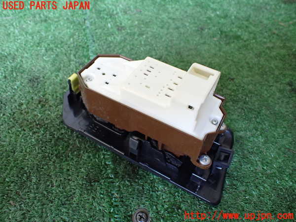 1UPJ-9240226240]FJクルーザー(GSJ15W)右前パワーウィンドウスイッチ 中古_2