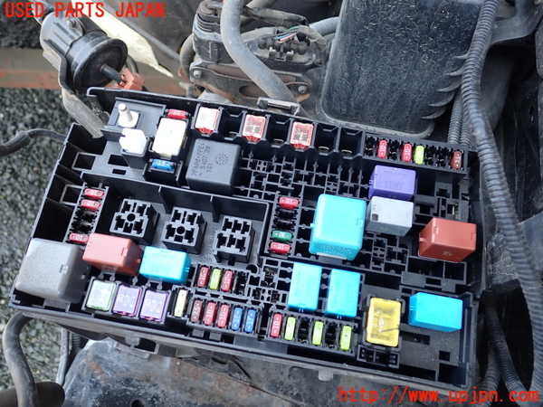 1UPJ-9240226741]FJクルーザー(GSJ15W)ヒューズボックス1 (EGルーム 助手席側) 中古_2