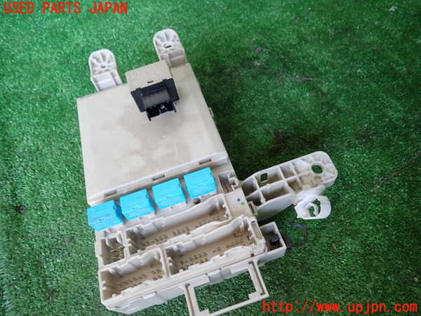 1UPJ-9240226742]FJクルーザー(GSJ15W)ヒューズボックス2 (室内 運転席側) 中古_2