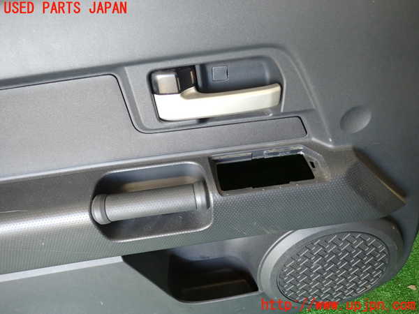 1UPJ-9240221264]FJクルーザー(GSJ15W)左前ドア内張り 中古_2