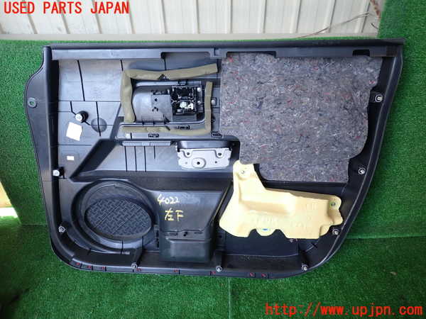 1UPJ-9240221264]FJクルーザー(GSJ15W)左前ドア内張り 中古_3