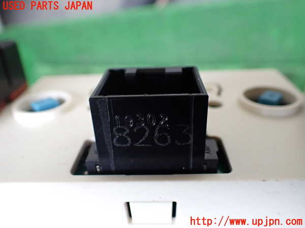 1UPJ-9240236066]エクスプローラー(1FMEU74P)エアコンスイッチ1 【左ハンドル】 中古_4