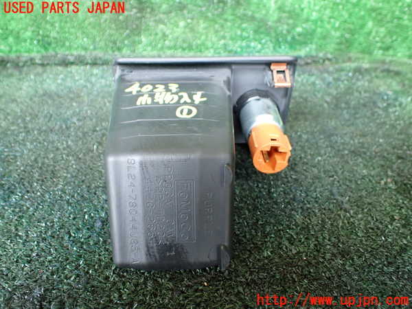 1UPJ-9240237841]エクスプローラー(1FMEU74P)小物入れ1 【左ハンドル】 中古_2