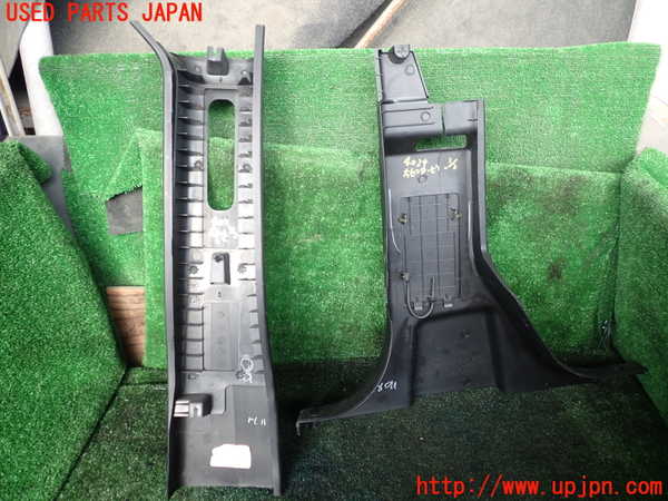 1UPJ-9240247665]ジープ・ラングラー アンリミテッド(JK36L)右センターピラートリム 中古_2
