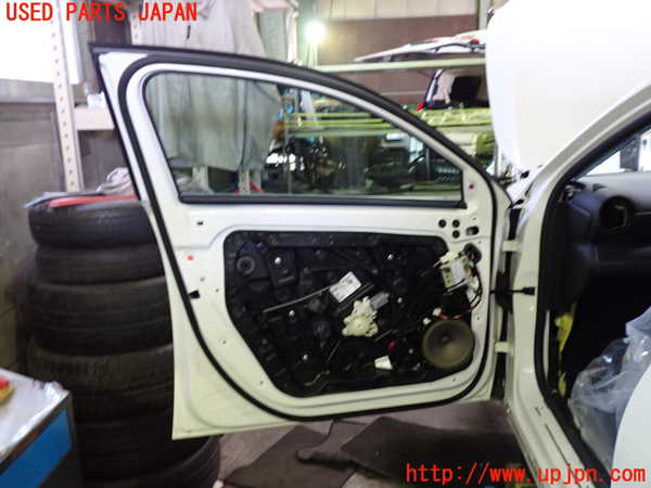 1UPJ-9240251260]ベンツ A200 d(177012 W177)左前ドア AGC M25 中古_3