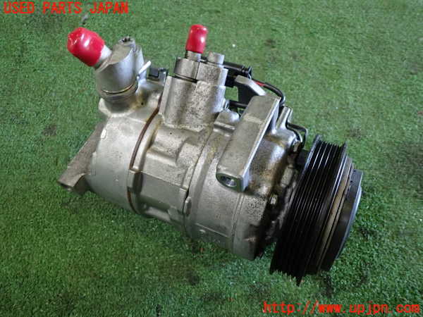 1UPJ-9240256025]ベンツ A200 d(177012 W177)エアコンコンプレッサー 中古_3