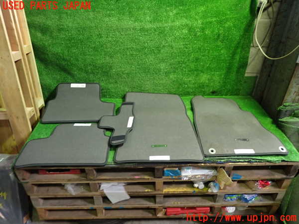 1UPJ-9240257800]ベンツ A200 d(177012 W177)フロアマット 中古_5