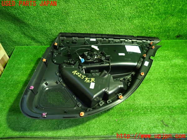 1UPJ-9240251324]ベンツ A200 d(177012 W177)左後ドア内張り 中古_3