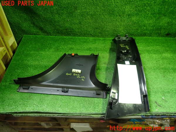 1UPJ-9240257670]ベンツ A200 d(177012 W177)左センターピラートリム 中古_2
