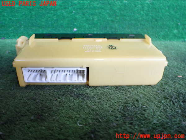 2UPJ-9240266066]ハイラックスサーフ(RZN185W)エアコンスイッチ1 中古_2