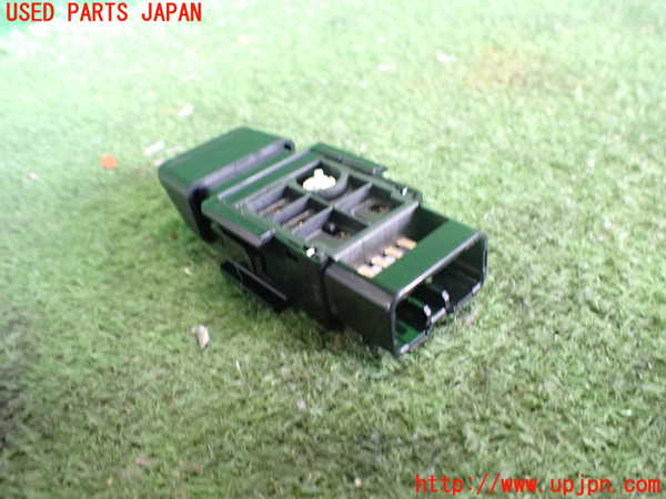 2UPJ-9240266290]ハイラックスサーフ(RZN185W)ハザードスイッチ 中古_2