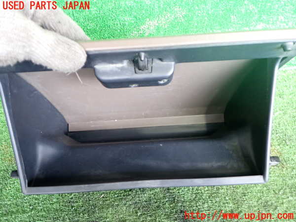 2UPJ-9240267516]ハイラックスサーフ(RZN185W)グローブボックス1 中古_4