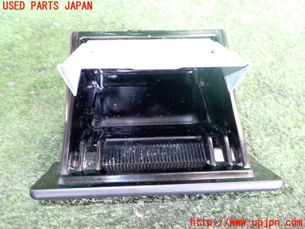 2UPJ-9240267821]ハイラックスサーフ(RZN185W)灰皿1 中古_2