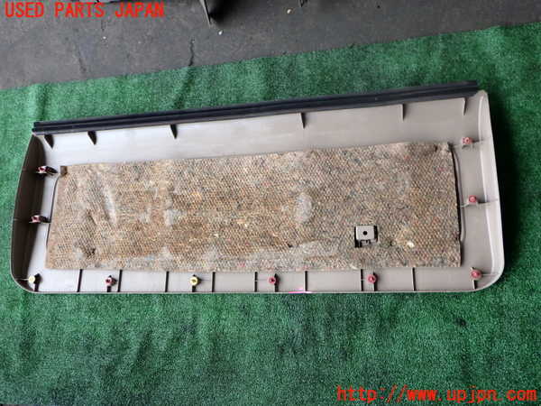 2UPJ-9240261578]ハイラックスサーフ(RZN185W)バックドア内張り (ジャンク品) 中古_2