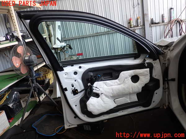 2UPJ-9240271260]BMW 523i ツーリング F11(XL20)左前ドア 中古 AGC M62 43R-00050_4