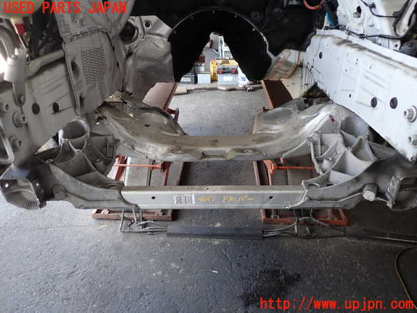2UPJ-9240275285]BMW 523i ツーリング F11(XL20)フロントメンバー 中古_2