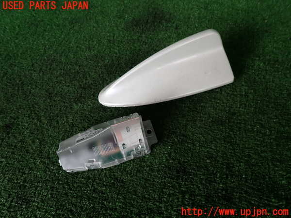 2UPJ-9240276550]BMW 523i ツーリング F11(XL20)アンテナ 中古_3
