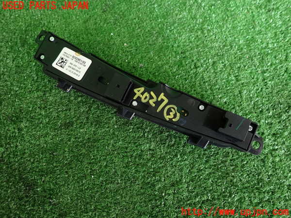 2UPJ-9240276308]BMW 523i ツーリング F11(XL20)スイッチ3(走行モード 横滑り防止OFF パーキングソナー) 中古_2