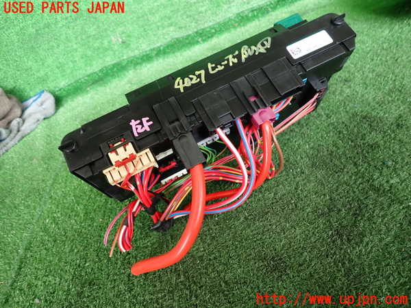 2UPJ-9240276741]BMW 523i ツーリング F11(XL20)ヒューズボックス1(室内助手席側) 中古_2