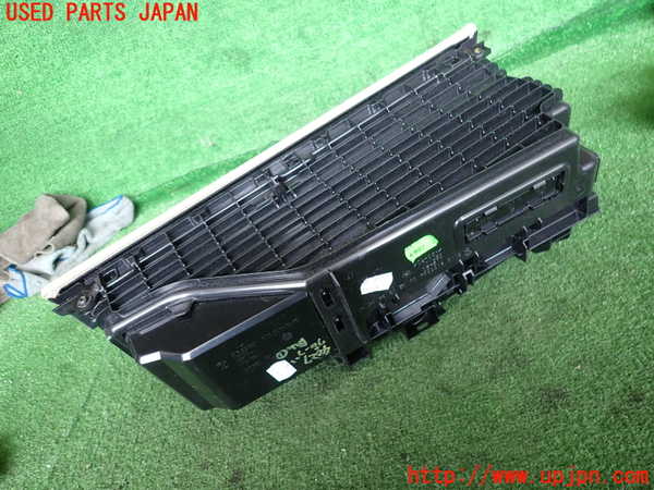 2UPJ-9240277516]BMW 523i ツーリング F11(XL20)グローブボックス1 中古_4