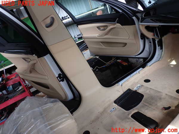 2UPJ-9240277670]BMW 523i ツーリング F11(XL20)左センターピラートリム 中古_3