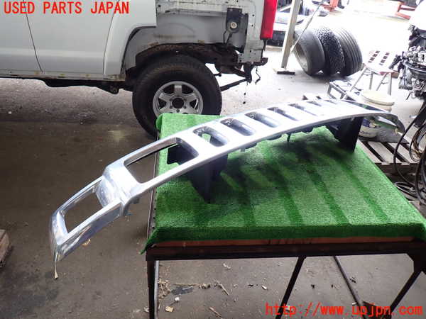 2UPJ-9240281050]ハマーH3(型式不明)ラジエターグリル 中古_3