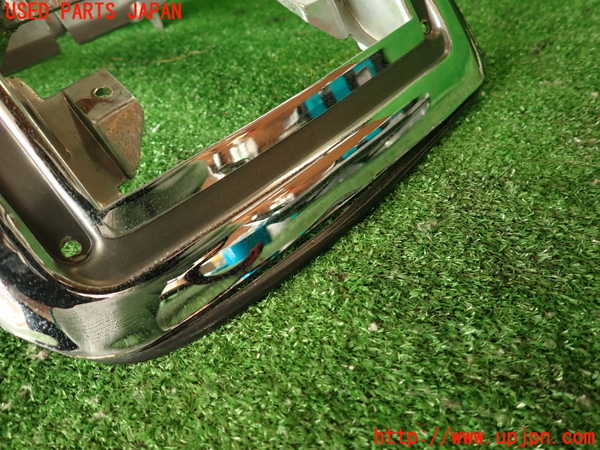 2UPJ-9240291142]ランクル60系(FJ62V(改))左ヘッドライトリム 中古_2