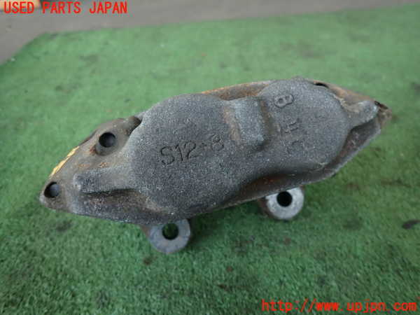 2UPJ-9240294085]ランクル60系(FJ62V(改))左フロントキャリパー 中古_2