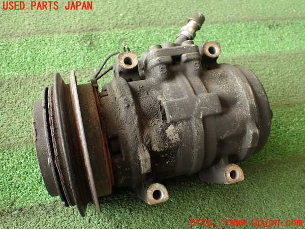 2UPJ-9240296025]ランクル60系(FJ62V(改))エアコンコンプレッサー 中古_2