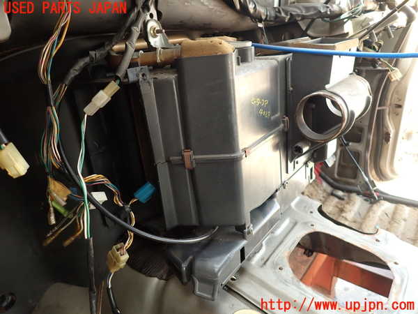 2UPJ-9240296100]ランクル60系(FJ62V(改))ヒーターコア 中古_2