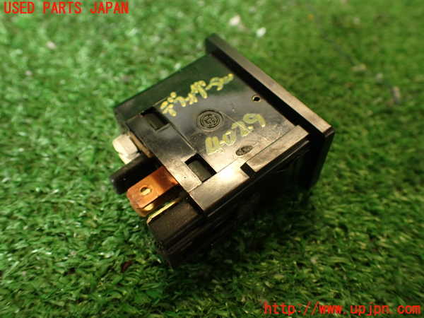 2UPJ-9240296300]ランクル60系(FJ62V(改))デフォッガースイッチ 中古_3
