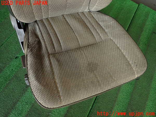 2UPJ-9240297035]ランクル60系(FJ62V(改))運転席シート 中古_2