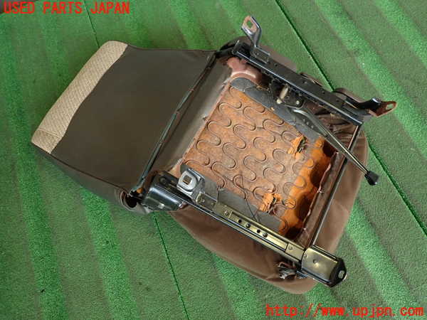 2UPJ-9240297035]ランクル60系(FJ62V(改))運転席シート 中古_5