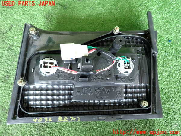 2UPJ-9240321552]セルシオ(UCF21)左リアフィニッシャー 中古_2