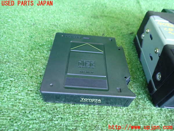 2UPJ-9240326505]セルシオ(UCF21)CDチェンジャー 中古_2