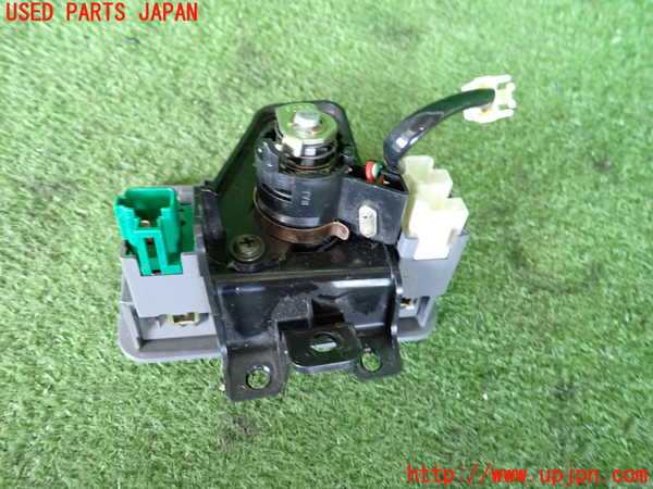 2UPJ-9240326307]セルシオ(UCF21)スイッチ2(給油口 トランク) 中古_3