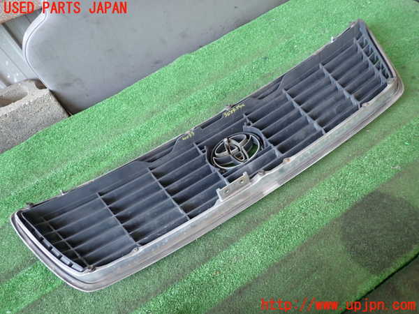2UPJ-9240331050]セルシオ(UCF31)ラジエターグリル 中古_2