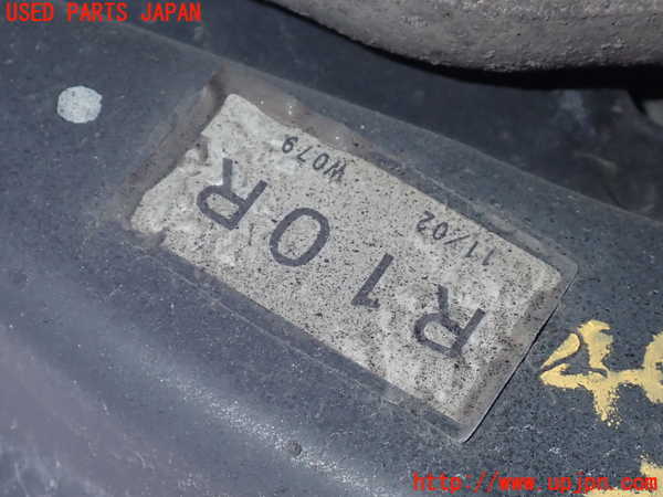 2UPJ-9240334300]セルシオ(UCF31)右リアナックルハブ 中古_3