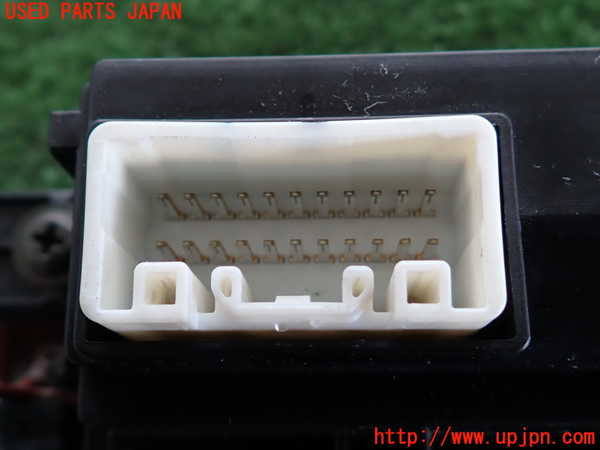 2UPJ-9240336313]セルシオ(UCF31)スイッチ8(シートエアコン TRC OFF等) 中古_3