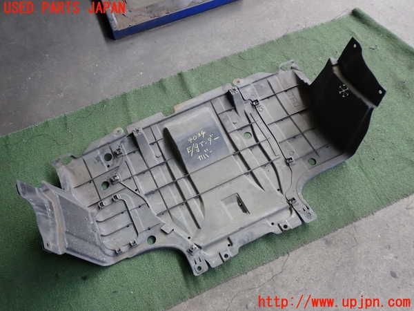 2UPJ-9240342170]フィット(Fit) ハイブリッド(e：HEV)(GP1)エンジンアンダーカバー 中古_4