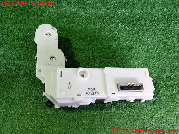 2UPJ-9240346066]フィット(Fit) ハイブリッド(e：HEV)(GP1)エアコンスイッチ1 中古_2