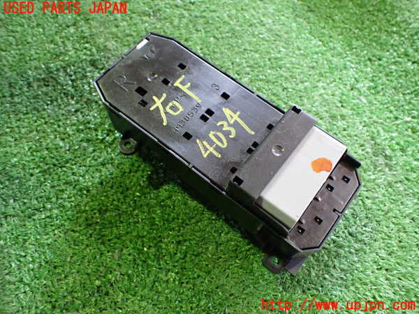 2UPJ-9240346240]フィット(Fit) ハイブリッド(e：HEV)(GP1)右前パワーウィンドウスイッチ 中古_2