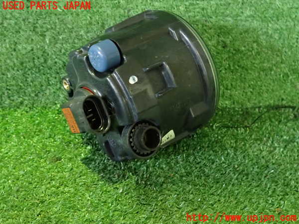 2UPJ-9240351182]フーガハイブリッド(HY51)左フォグ 中古_3
